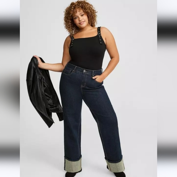 Torrid Plus Size Foxy Scoop Neck Heart Buckle Strap Tank - 2 - Picture 3 of 9